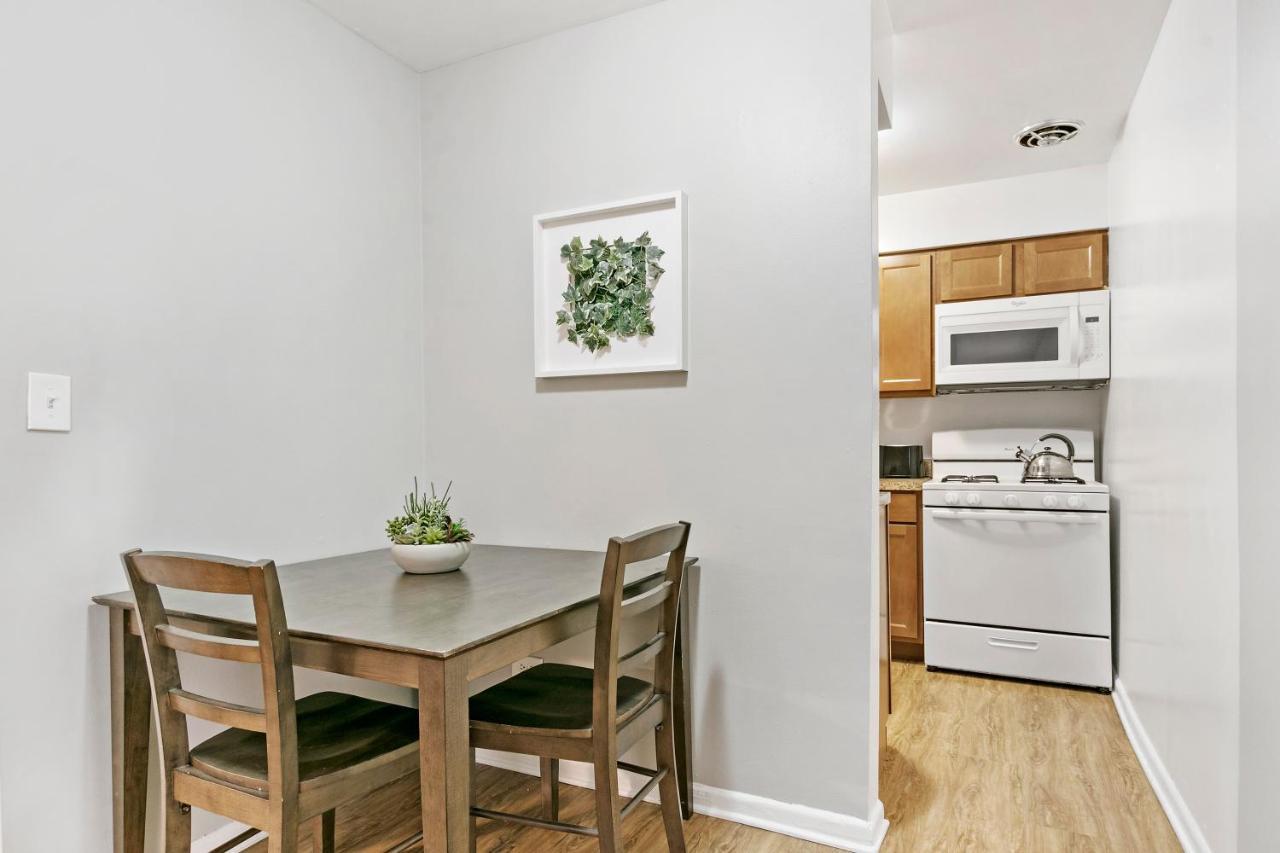 Stunning 1Br Apartment At Center Of Lakeview - Oakdale 211 Chicago Buitenkant foto